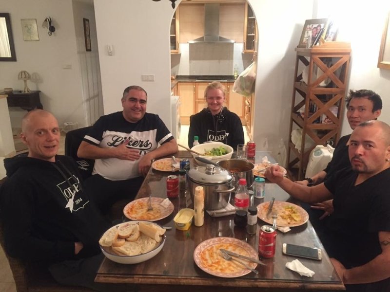 Uten mat og drikke, duger helten ikke!