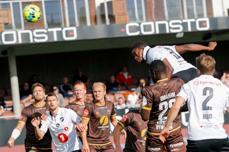 Odds Mushaga Bakenga under eliteseriekampen i fotball mellom Mjøndalen og Odd på Consto Arena.Foto: Geir Olsen / NTB scanpix