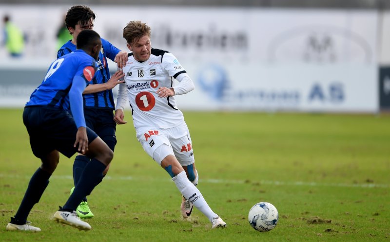 Martin Broberg i kamp mot to Stabækspillere Foto: Digitalsport