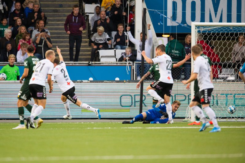 Espen Ruud scorer for Odd i eliteseriekampen i fotball mellom Odd og Bodø/Glimt på Skagerak Arena.Foto: Teigen, Trond Reidar / NTB scanpix