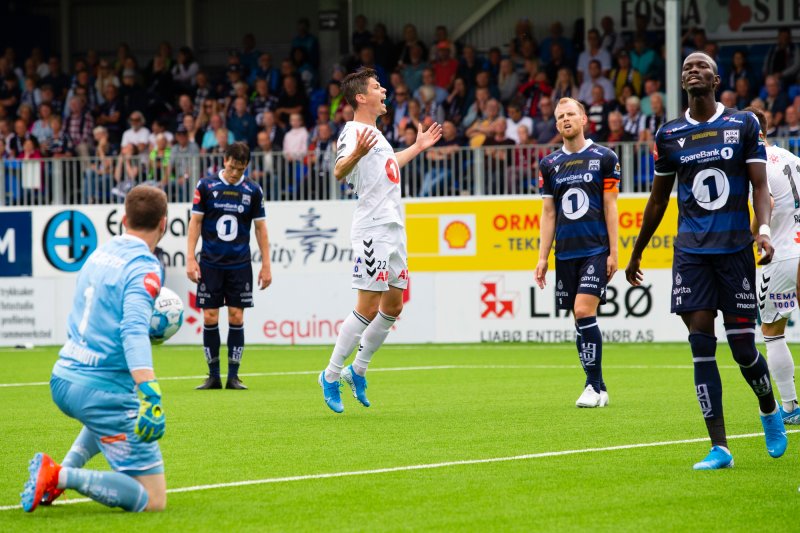 Kristiansund - Odd. Odds Torgeir Børven jubler etter å ha satt inn 0-1 i eliteseriekampen i fotball mellom Kristiansund og Odd på Kristiansund Stadion. Keeper Sean McDermott. Dan Peter Ulvestad og Amidou Diop (th) til høyre for Børven.Foto: Svein Ove Ekornesvåg / NTB scanpix