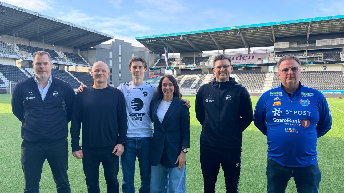 Fra venstre: Espen Bugge Pettersen, Pappa Geir Holte, Kristian Rodgers Holte, Mor Louise Rodgers Holte, Stig Haddal og Øystein Isaksen