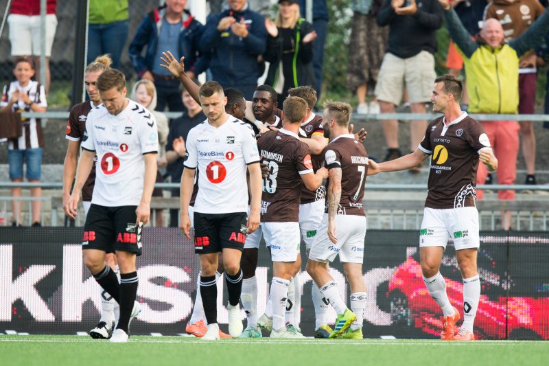 Mjøndalen - Odd. Mjøndalen jubler i eliteseriekampen i fotball mellom Mjøndalen og Odd på Consto stadion i Mjøndalen. Foto: Trond Reidar Teigen / NTB scanpix